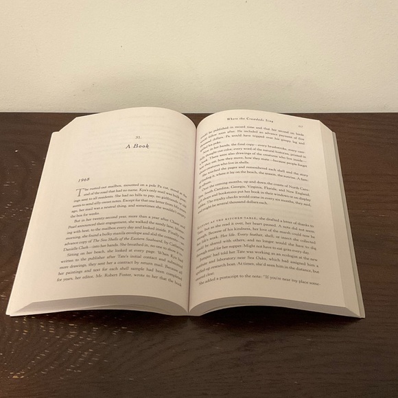 Where the Crawdads Sing Book - Picture 4 of 7